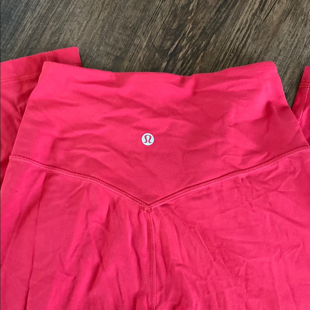 Lululemon womens size 4 capris EUC - Picture 3 of 3